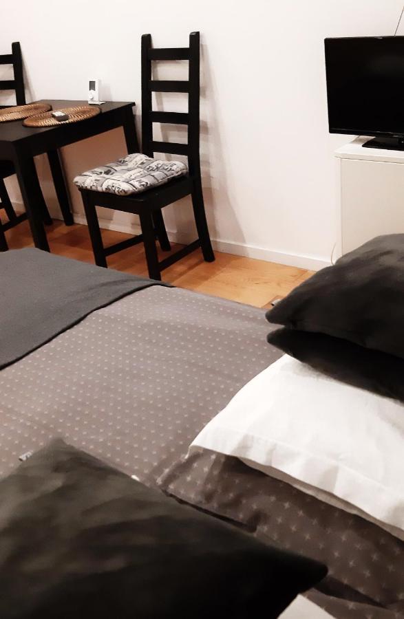 Topolowa Apartments - Self Check In - Next To Main Rail, 10 Min To Main Square Krakov Exteriér fotografie