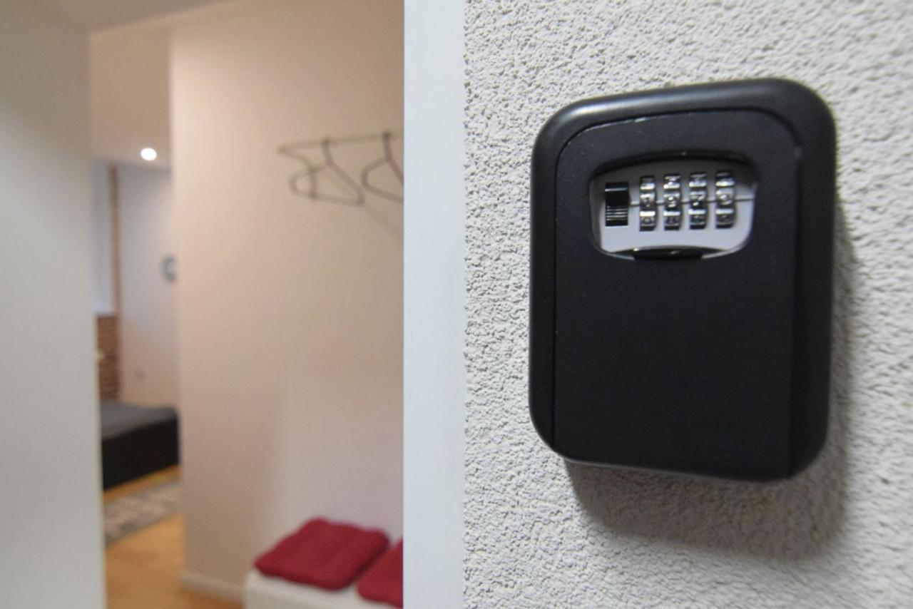 Topolowa Apartments - Self Check In - Next To Main Rail, 10 Min To Main Square Krakov Exteriér fotografie